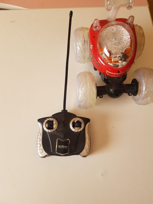 Mașinuță cu telecomandă