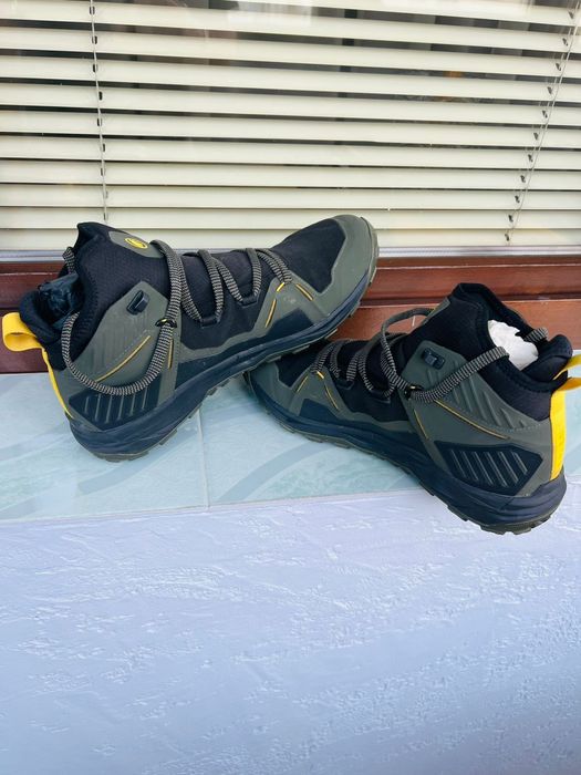 Продаются проф ботинки