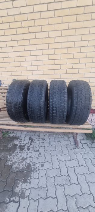 Зимняя резина 265/65/17