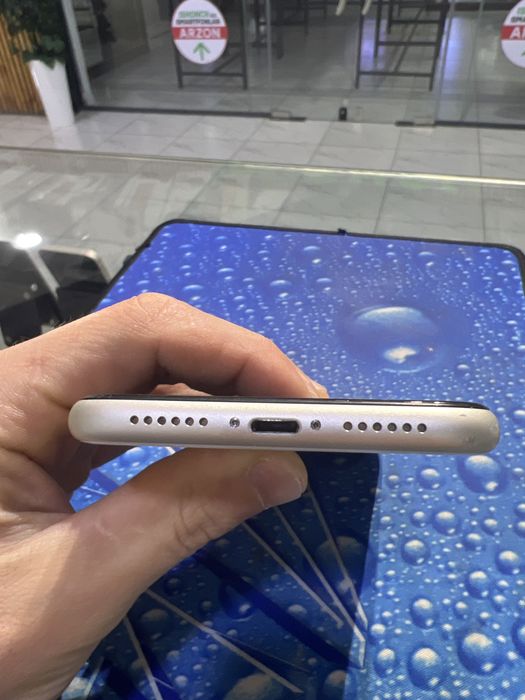 Iphone 11 garantiyasi bor