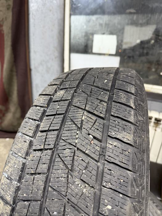 235/55/19 продам