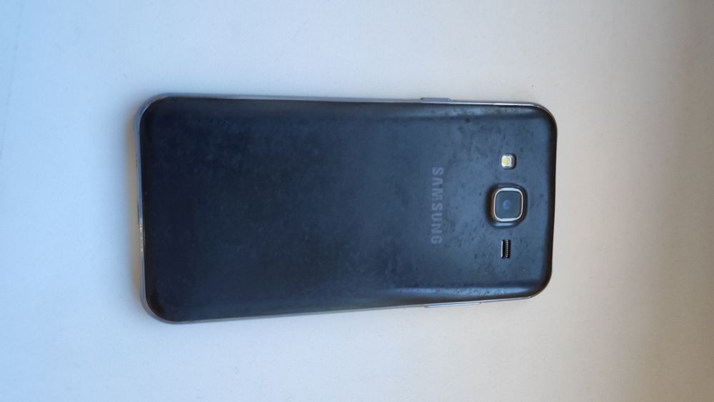 Продам на запчасти телефон Galaxy J5