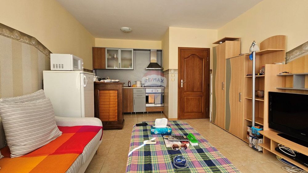 Продава се Тристаен апартамент в с. Топола, Област Добрич - 78 кв.м за 1142 €/кв.м - Снимка #2