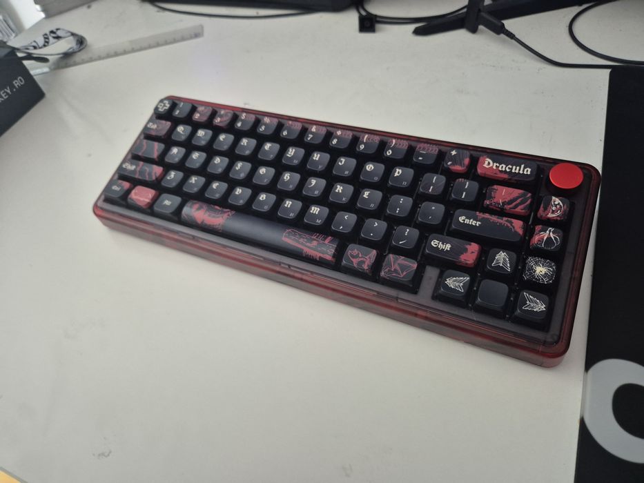 Vand tastatura Qwertykey dracula 65