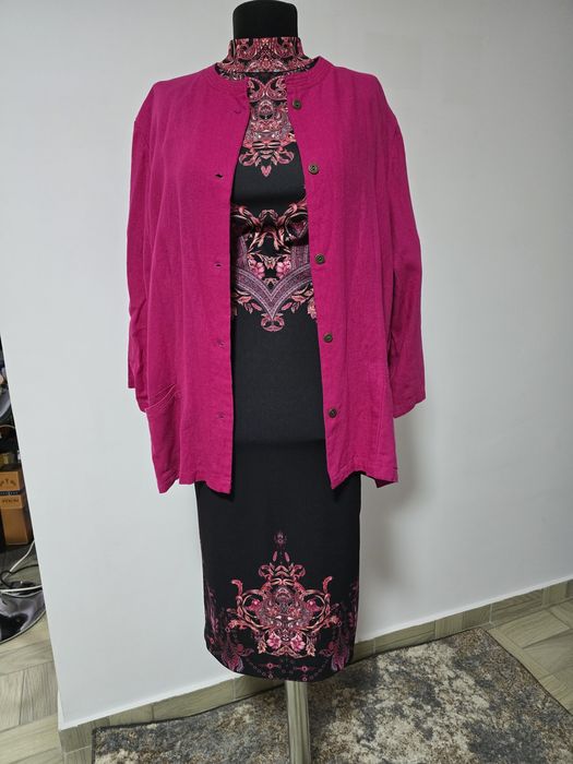 Rochie cu mâneci raglan bufante, cu forme feminine, in tonuri de rosu