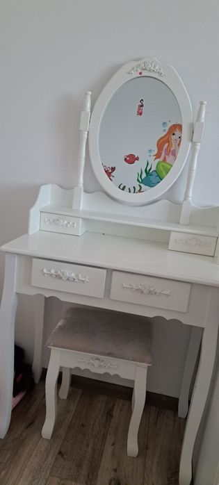 Măsuță machiaj alba+scaun