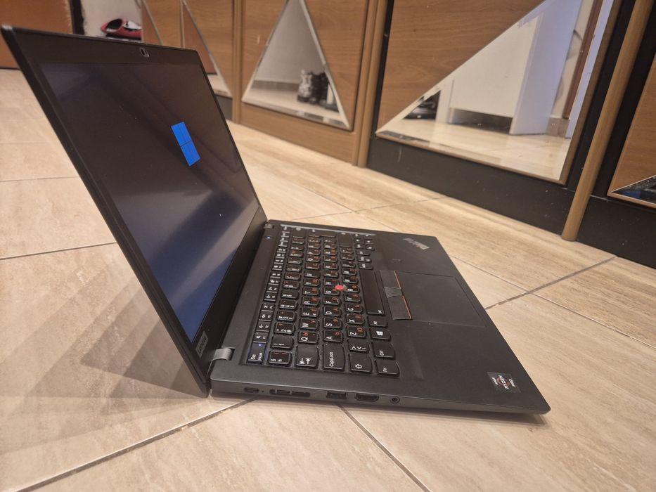 Лаптоп Lenovo T495s с 14" touch screen