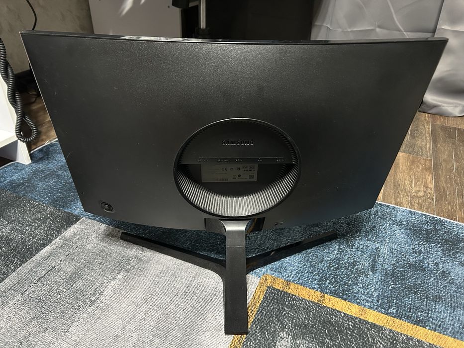 Монитор Samsung C24RG50FZR