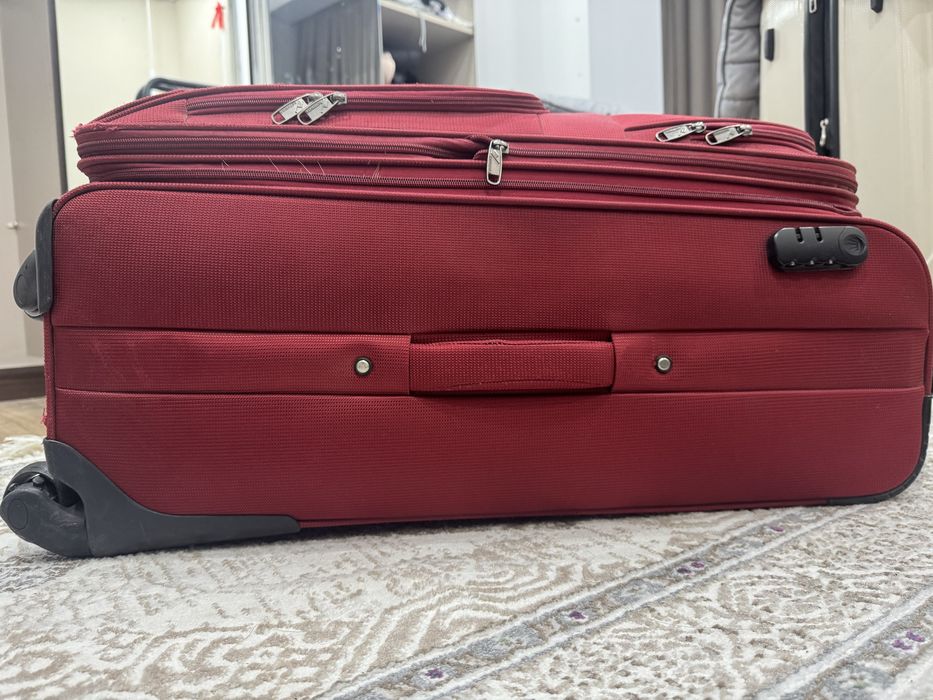 Продам чемодан большой прочный