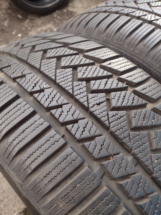 Перфектни 2бр.235/55/18 Continental TS850P dot3320