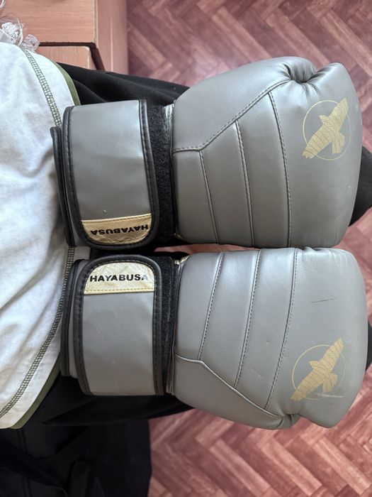 Продам перчатки боксерские