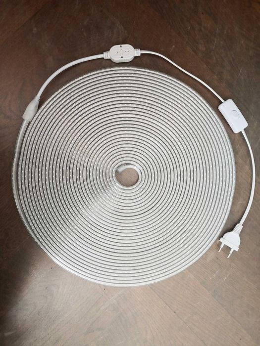 Banda LED 220V 2835 alb rece 120 LED/m 20m IP67 tub silicon