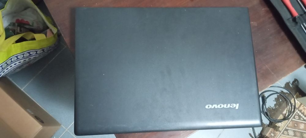 Lot 3 laptopuri Toshiba Lenovo Asus