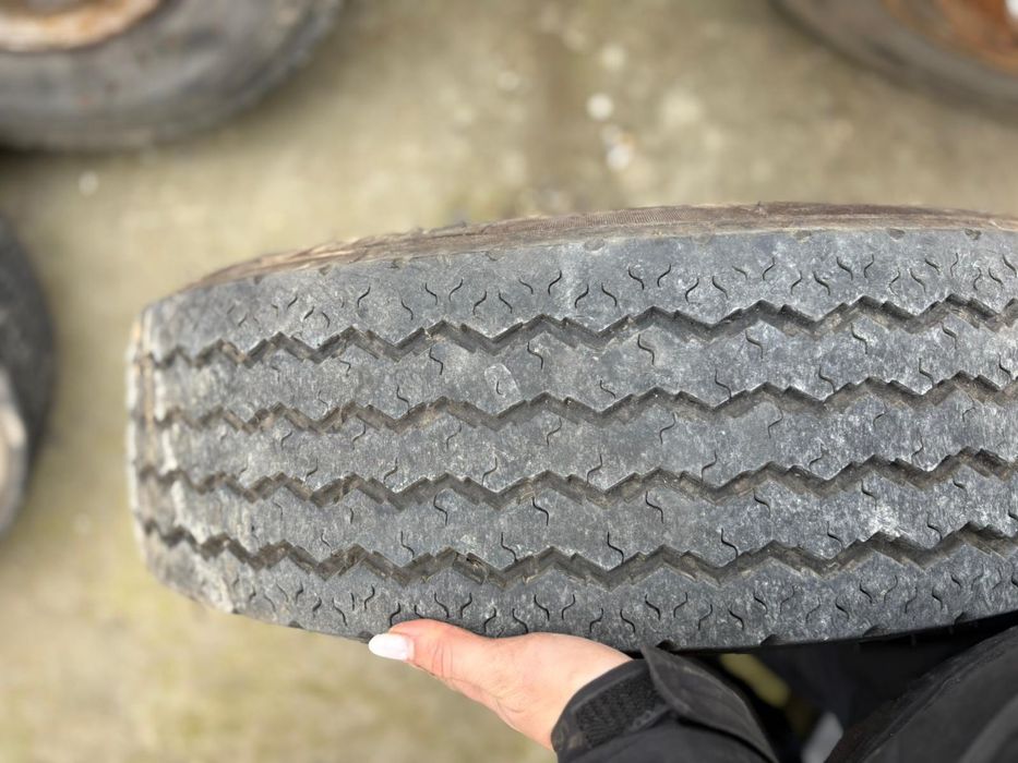 Jante Daf cu anvelope 215 75 17.5