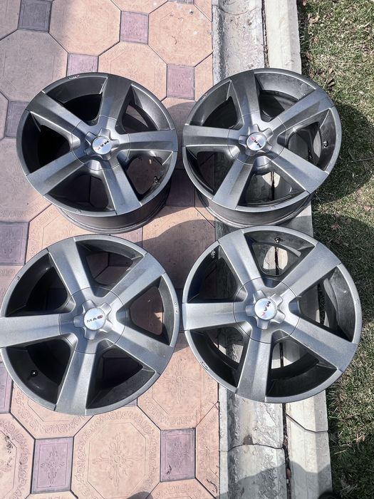 Продам диски R18 разболтовка6-139.7