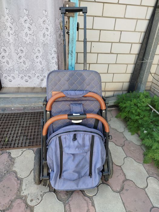 Коляска прогулочная