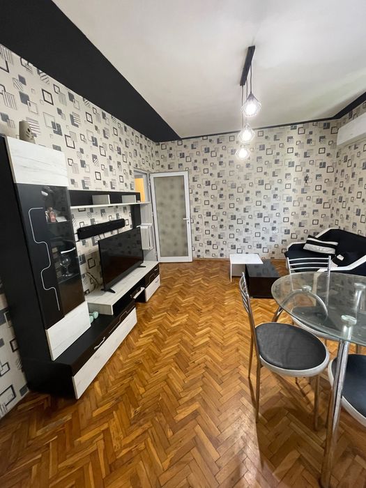 Продава се Четиристаен апартамент в Стара Загора, Център - 106 кв.м за 1161 €/кв.м - Снимка #3