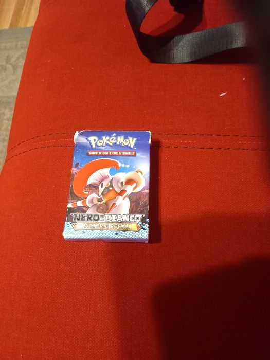 Cărți Pokemon anul 2012