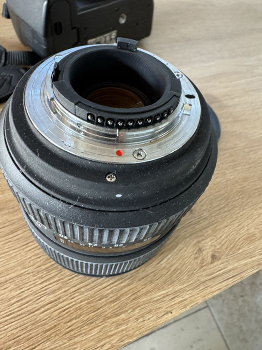 Обектив Sigma 17-35mm f/2.8–4 – широкоъгълен зум обектив