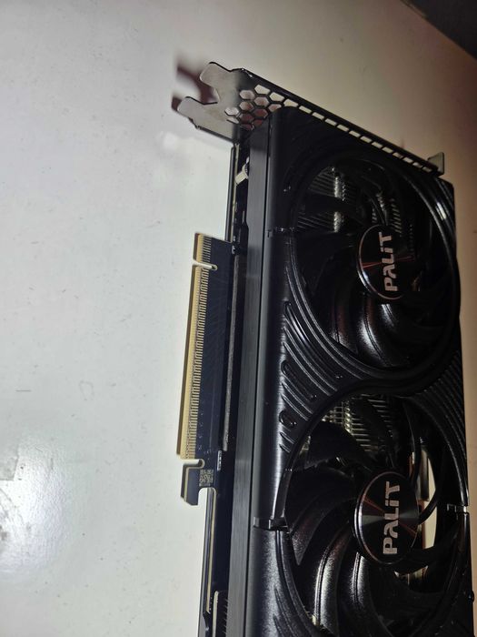 Vand placa video in GARANTIE nVidia GeForce RTX 5070 ca noua