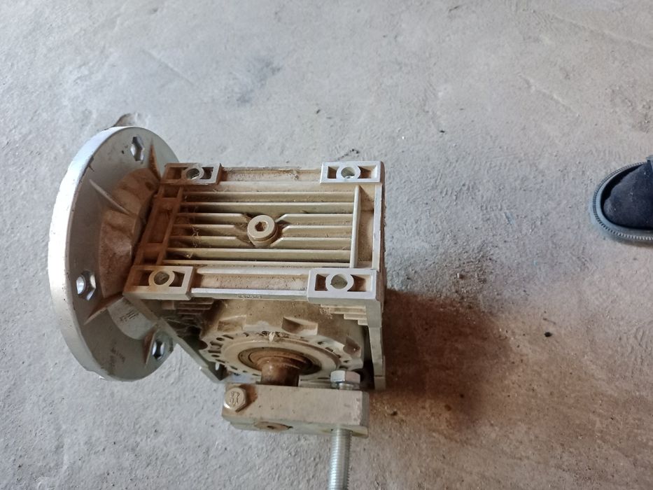 Мотор с редуктором