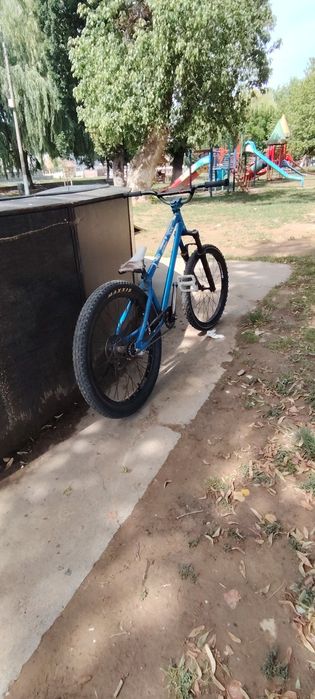 Bicicleta dirt jumper, Author exe 24