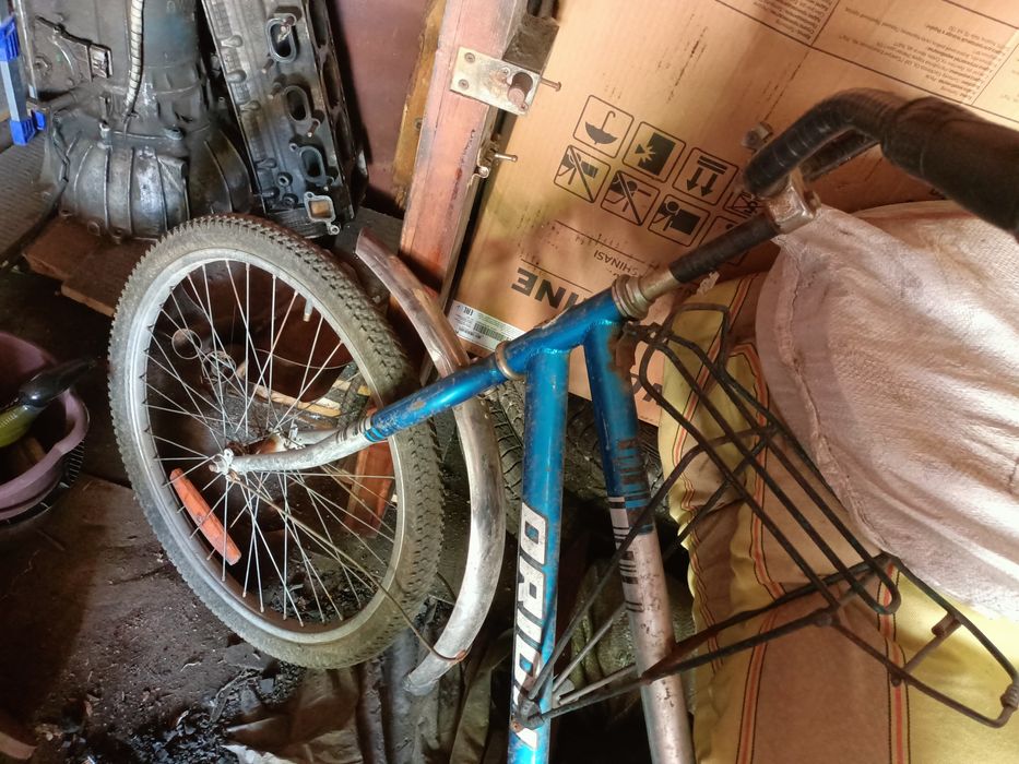 Продам велрсипед 15000.