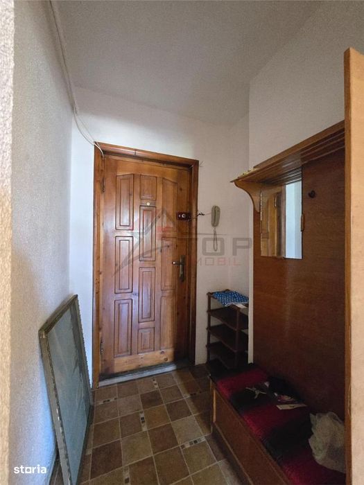 Mircea cel Batran , 2 camere decomandat, etaj intermediar, liber