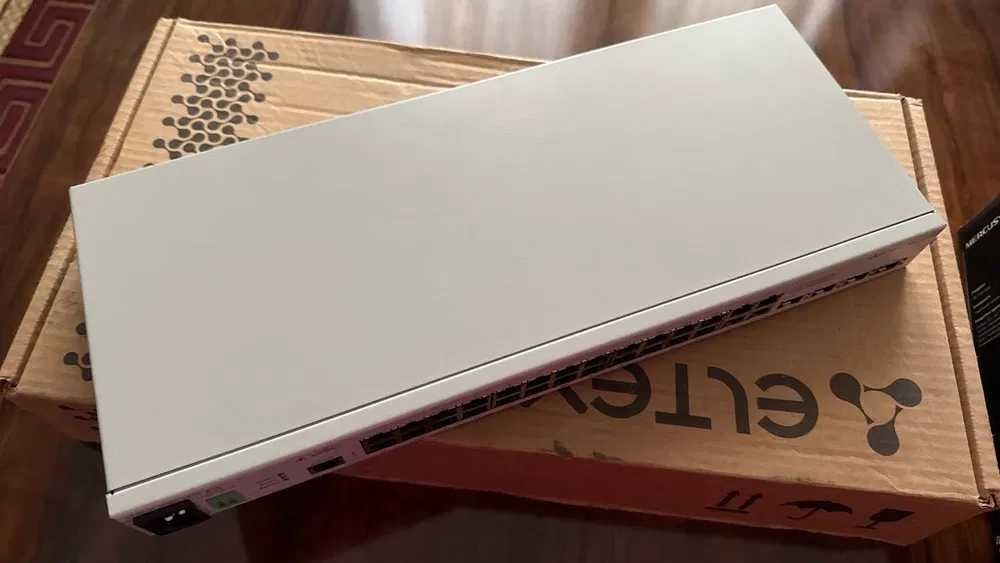 Eltex 24 ports(100M/s) + (4 sfp 1Gig)
