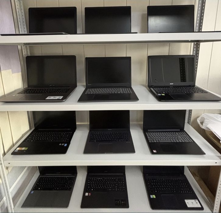 Большое количество Ноутбуков