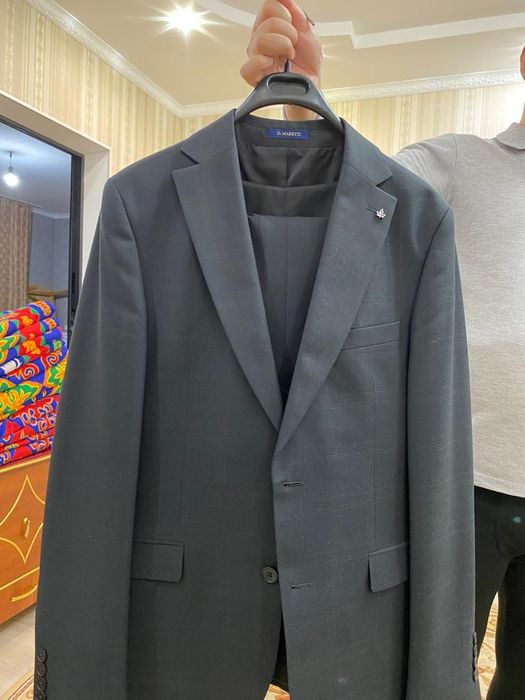 Продам отличный костюм тройку.