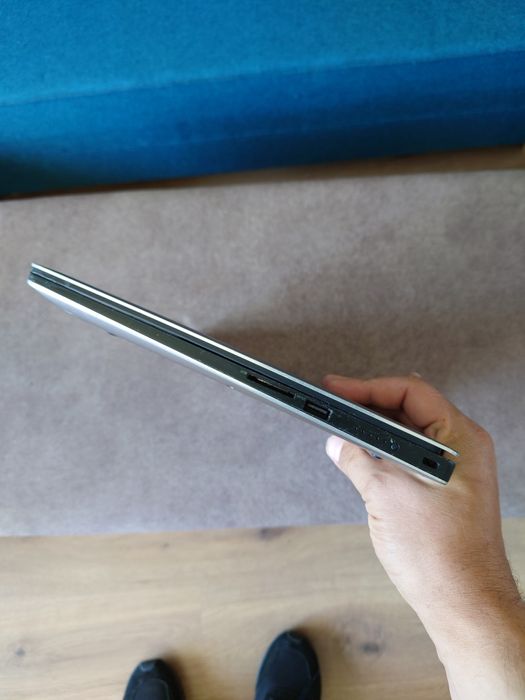 Dell XPS 9550  • Display 4K Touch screen• Procesor i7• 16gb ram• SSD 512• Nvidia GTX