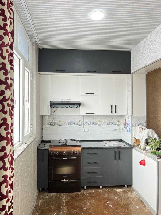 Кухонный гарнитур с антерсолью