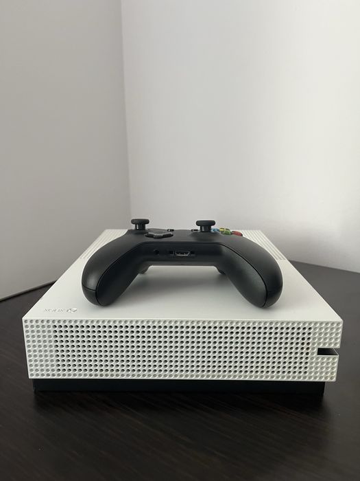 Xbox One S 500 gb