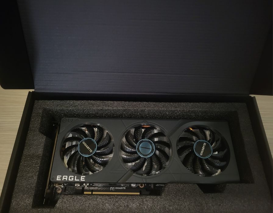 Placa video GIGABYTE GeForce RTX 4060 EAGLE OC + Garanție