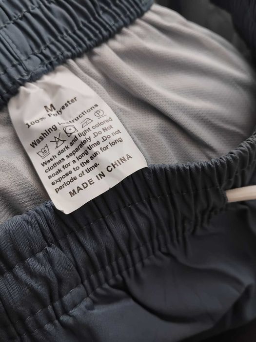 Нов спортен екип с качулка-размер М ,бяло и синьо/сиво -26лв.