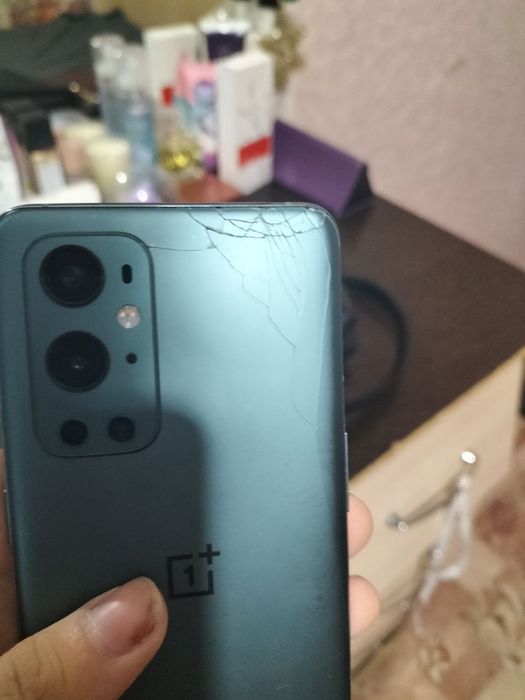 OnePlus 9 Pro (12/256) СРОЧНО