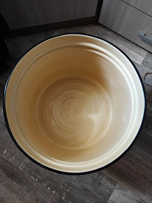 Продам кастрюлю 40литров,Новая!