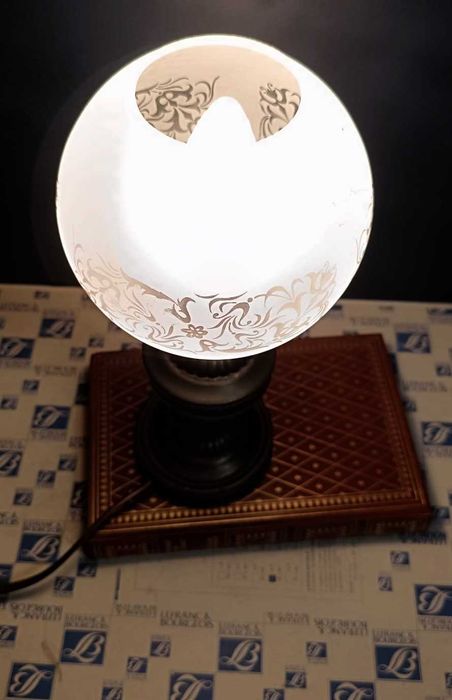 Veioză deosebită (vintage)