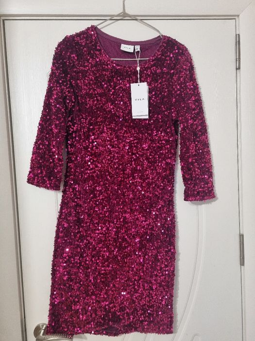 Празнични рокли с пайети