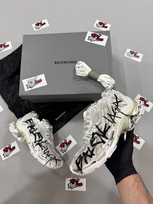 Adidasi Balenciaga Runner Graffiti Albi Noi Calitate Superioară