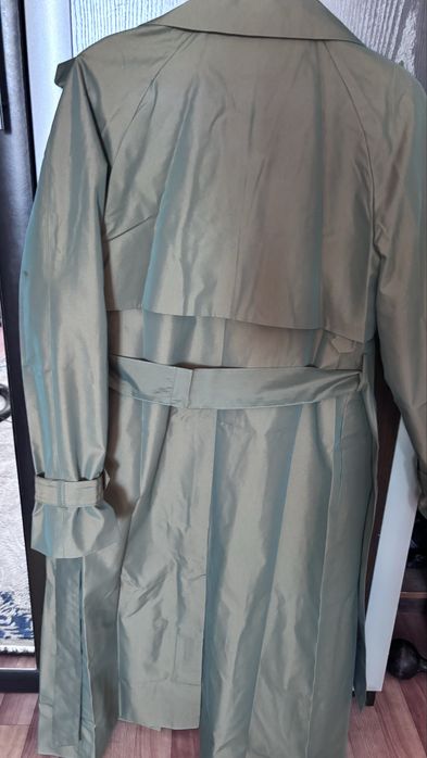 Продам новый тренч (плащ)