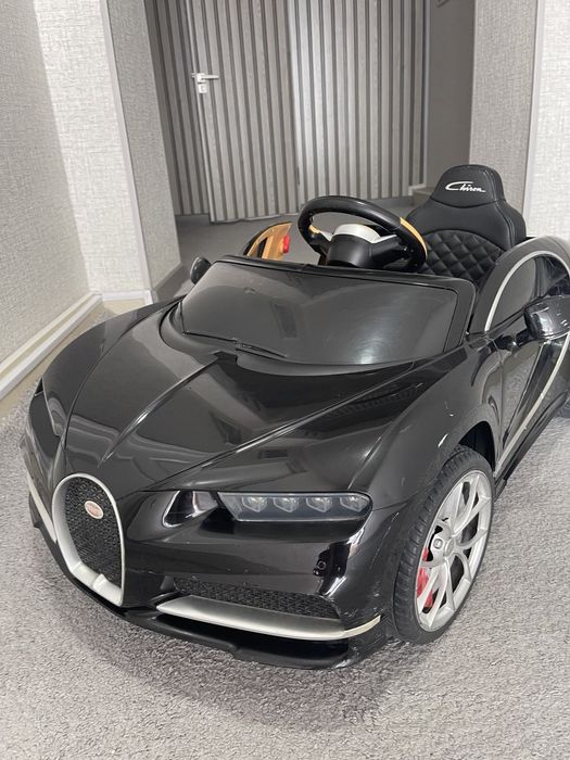 Детская авто Bugatti
