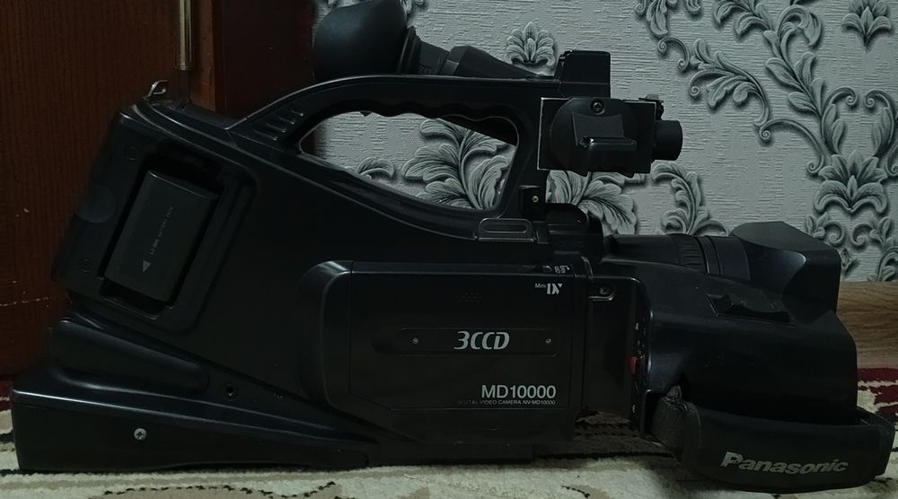 Panasonic NV-MD10000 Professional 3CCD  Videokamera (Made in Japan)