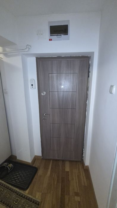 Vand apartament micro 16