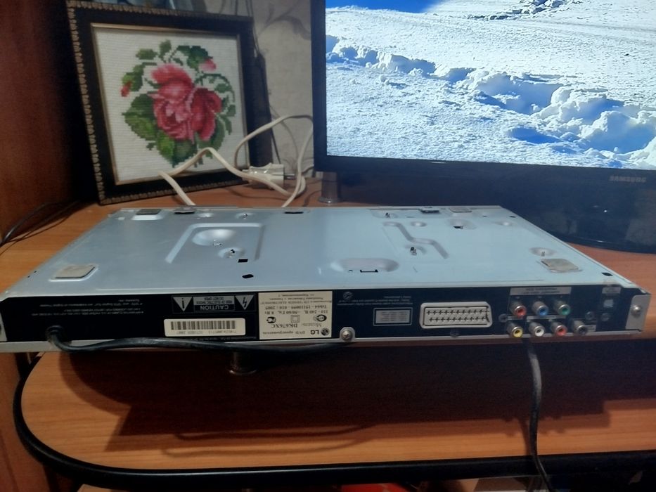 Продам DVD player LG