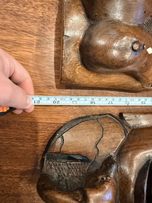 Masca africana din lemn sculptat cu insertie de os