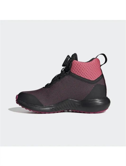 Продам новые осенние кросовки Adidas
