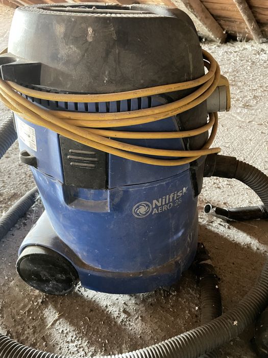 3 aspiratoare , 2 industriale , si de calitate