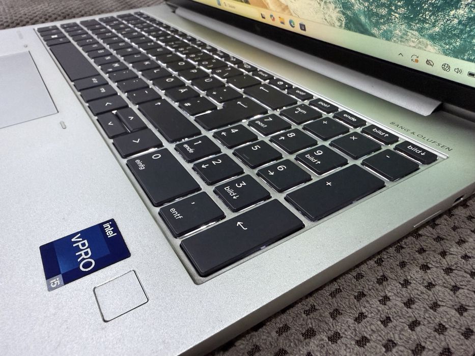 HP Elitebook 860 G10 i5 1345u 16gb 512Gb